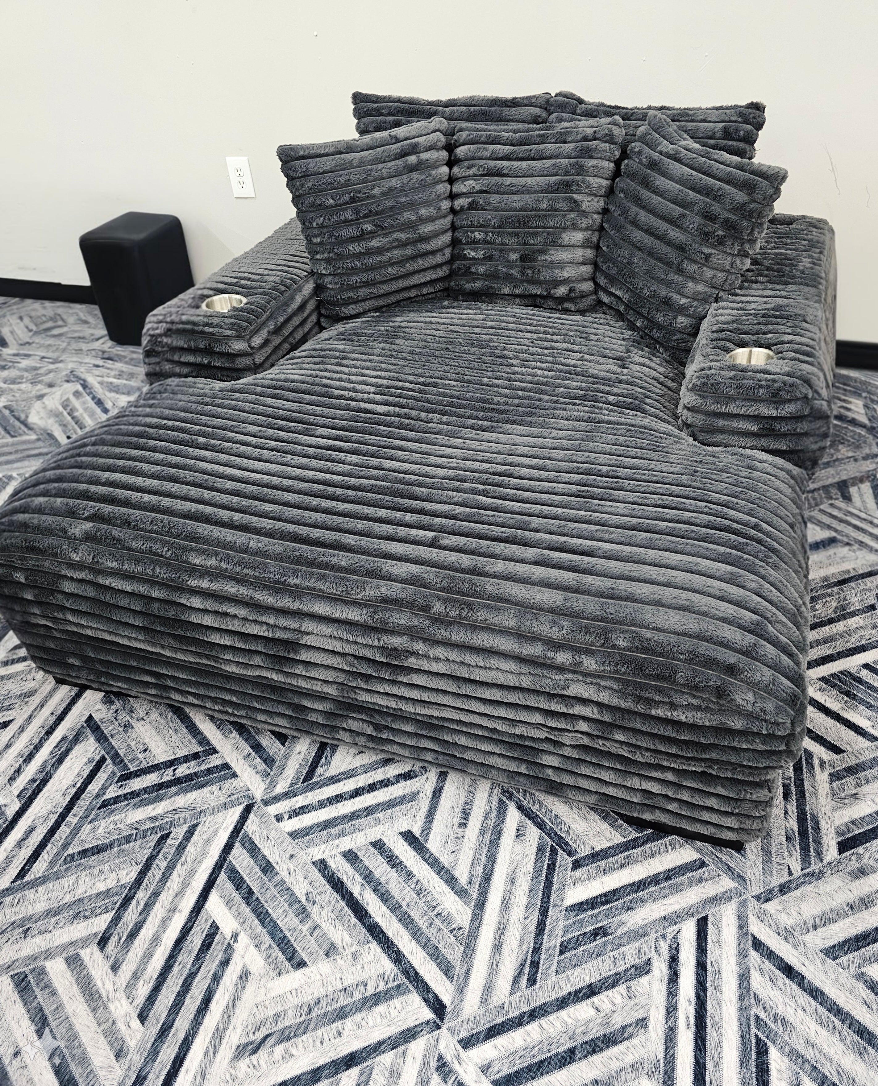 Cozy Cuddler Lounge Chaise - Dream Decor