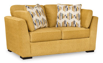 Keerwick Loveseat - Dream Decor
