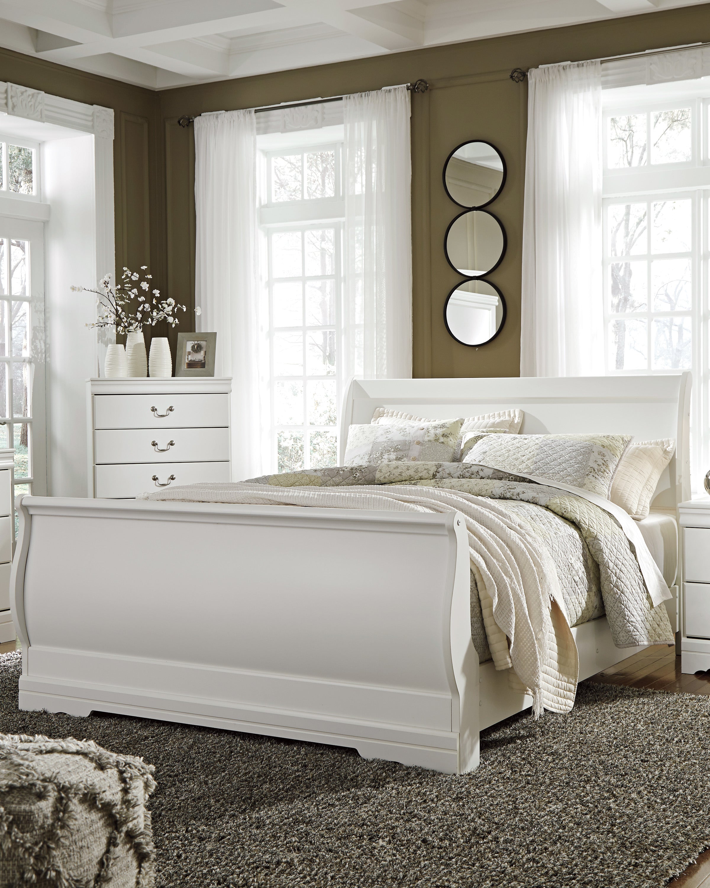 Anarasia Panel Bed