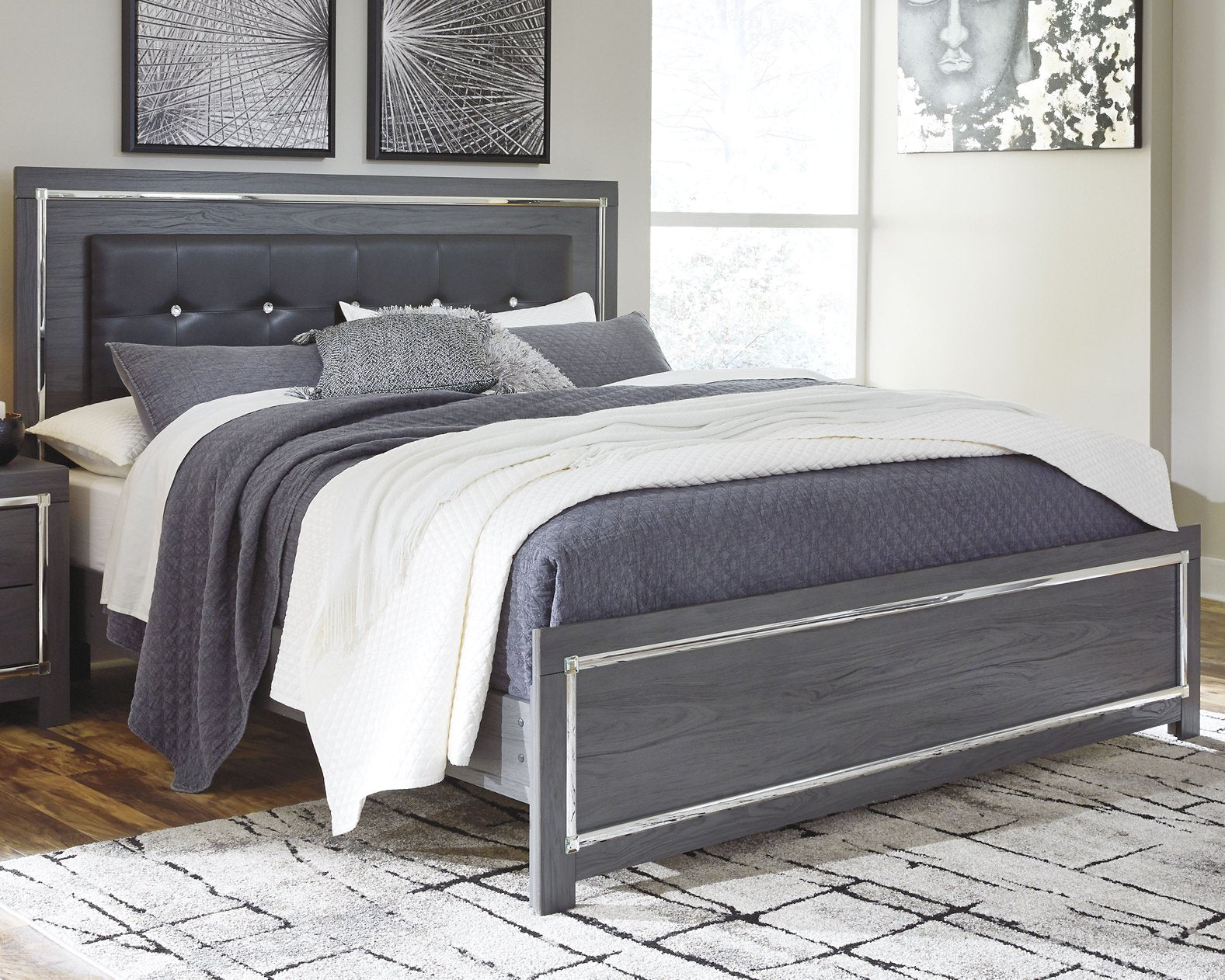 Lodanna Upholstered Panel Bed - Dream Decor