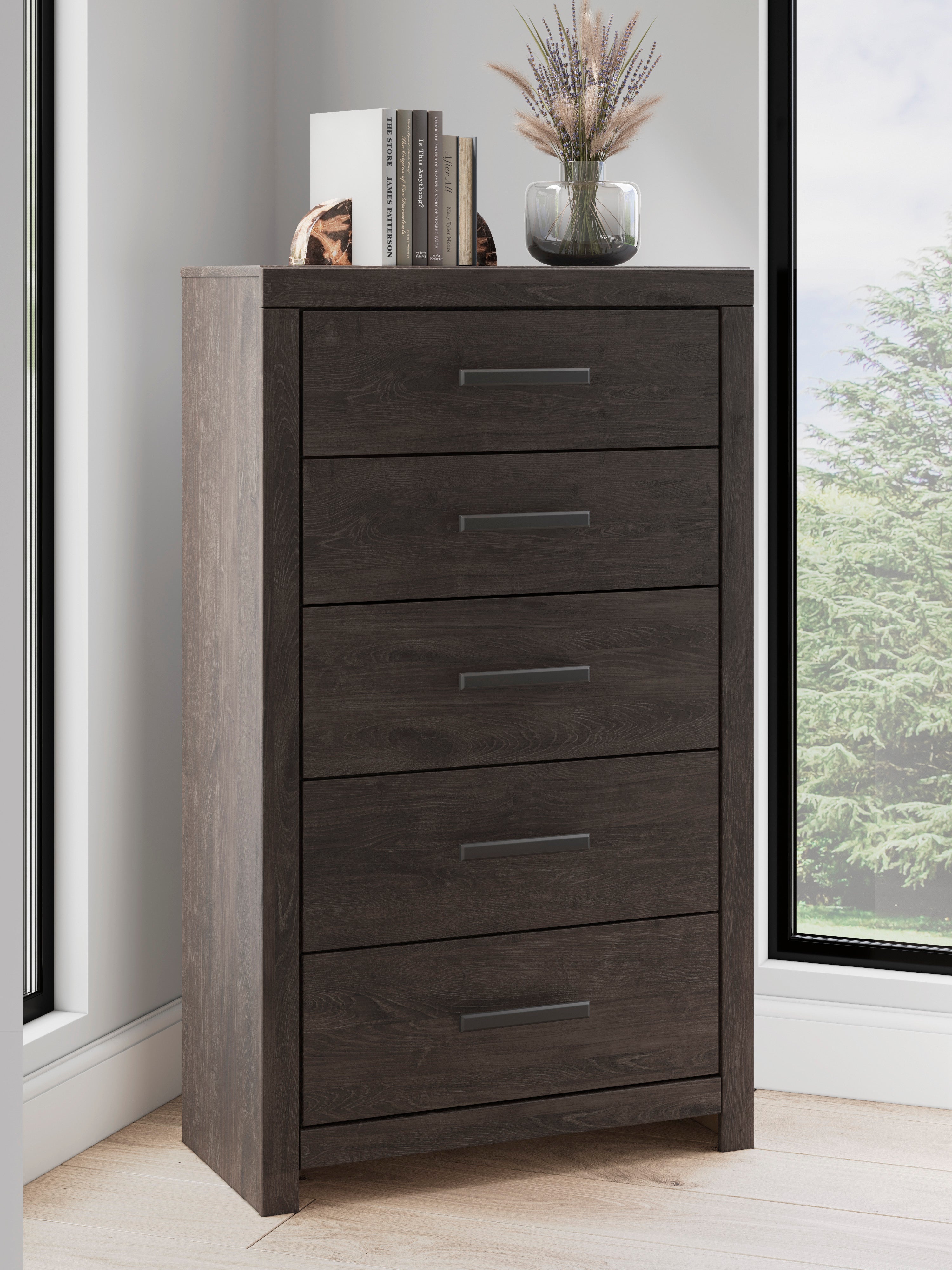 Prendonea Five Drawer Chest - Dream Decor