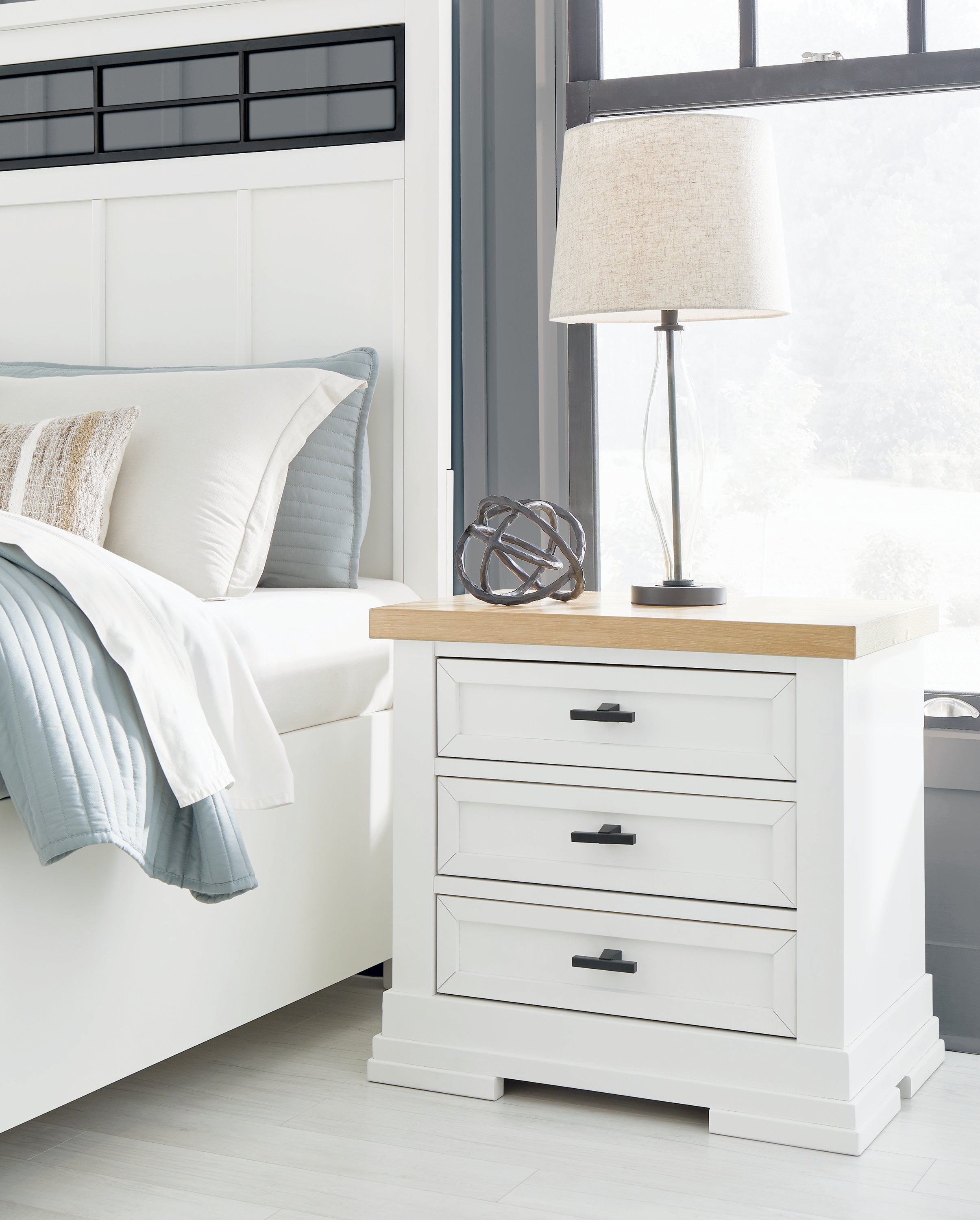 Ashbryn Nightstand - Dream Decor
