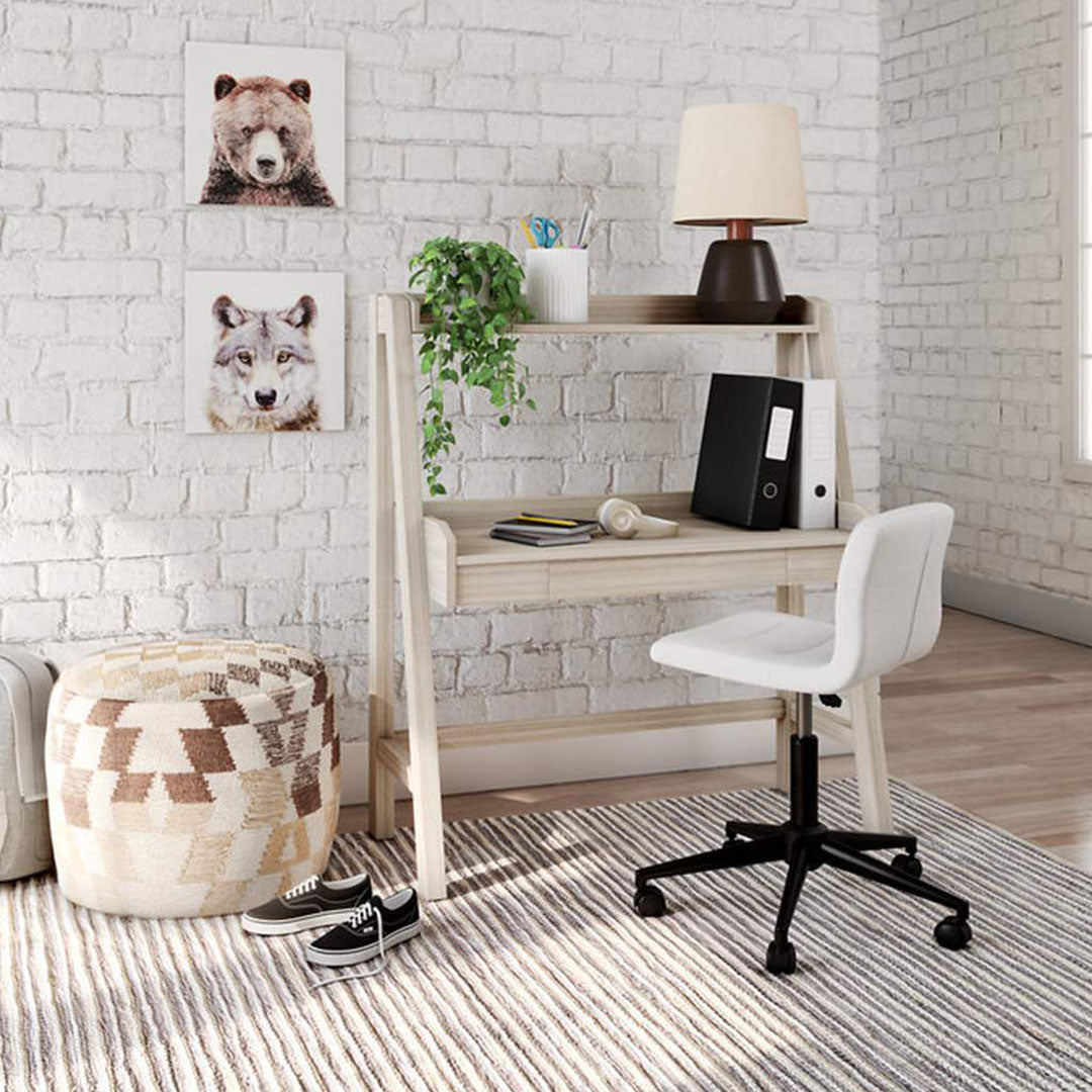 Blariden Desk with Hutch