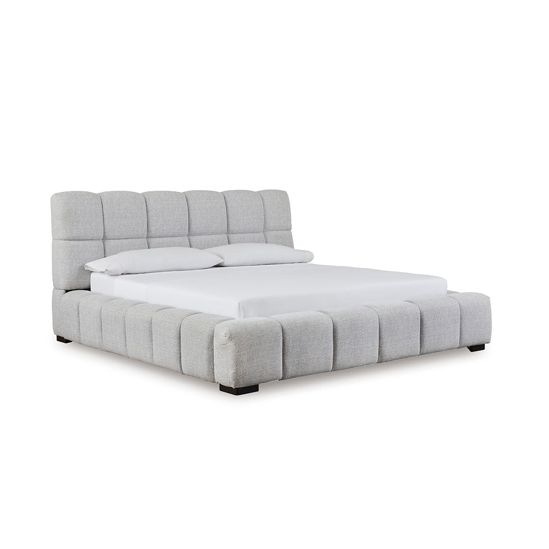 Grendusk Upholstered Bed - Dream Decor