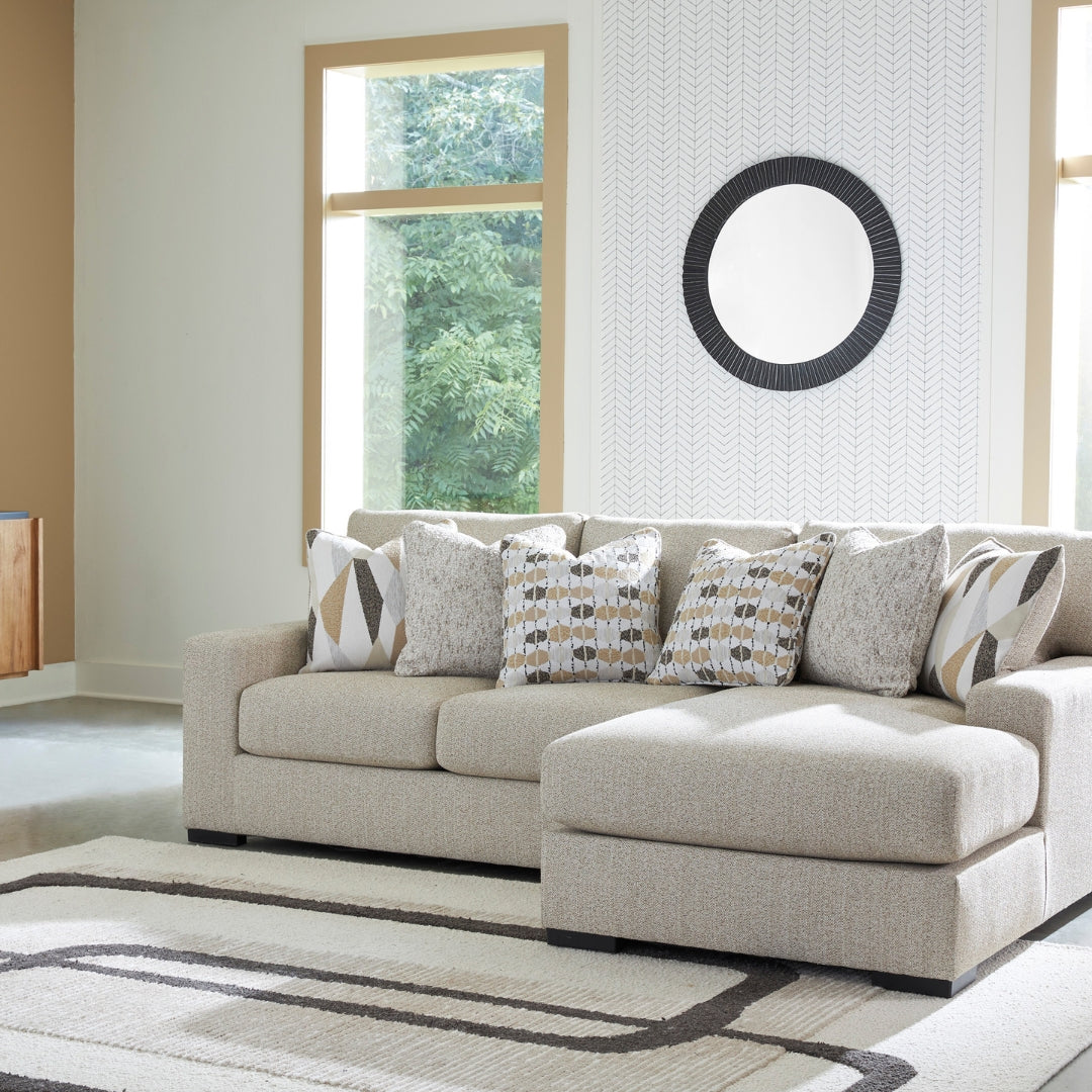 Laurelgrove Sectional with Chaise