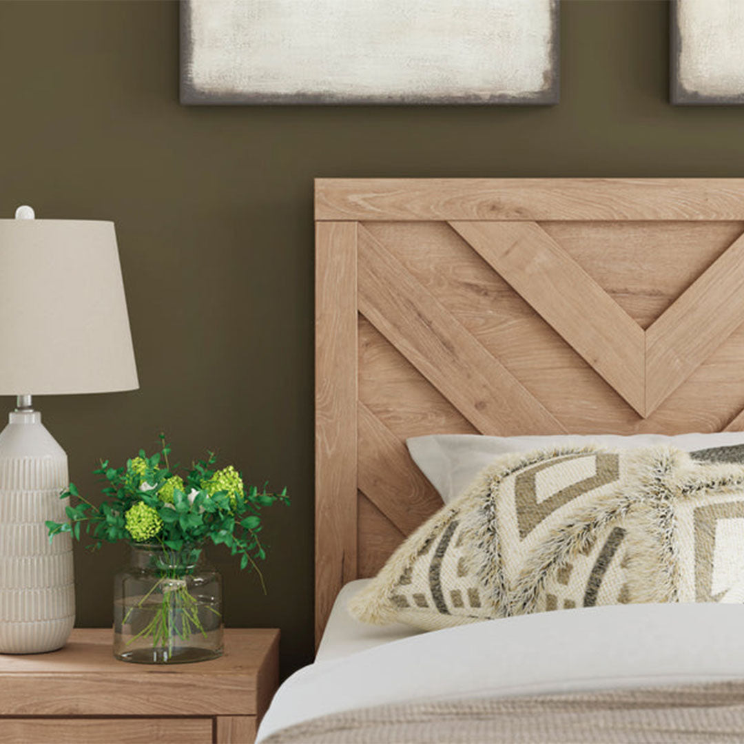 Sanginlane Panel Bed - Dream Decor