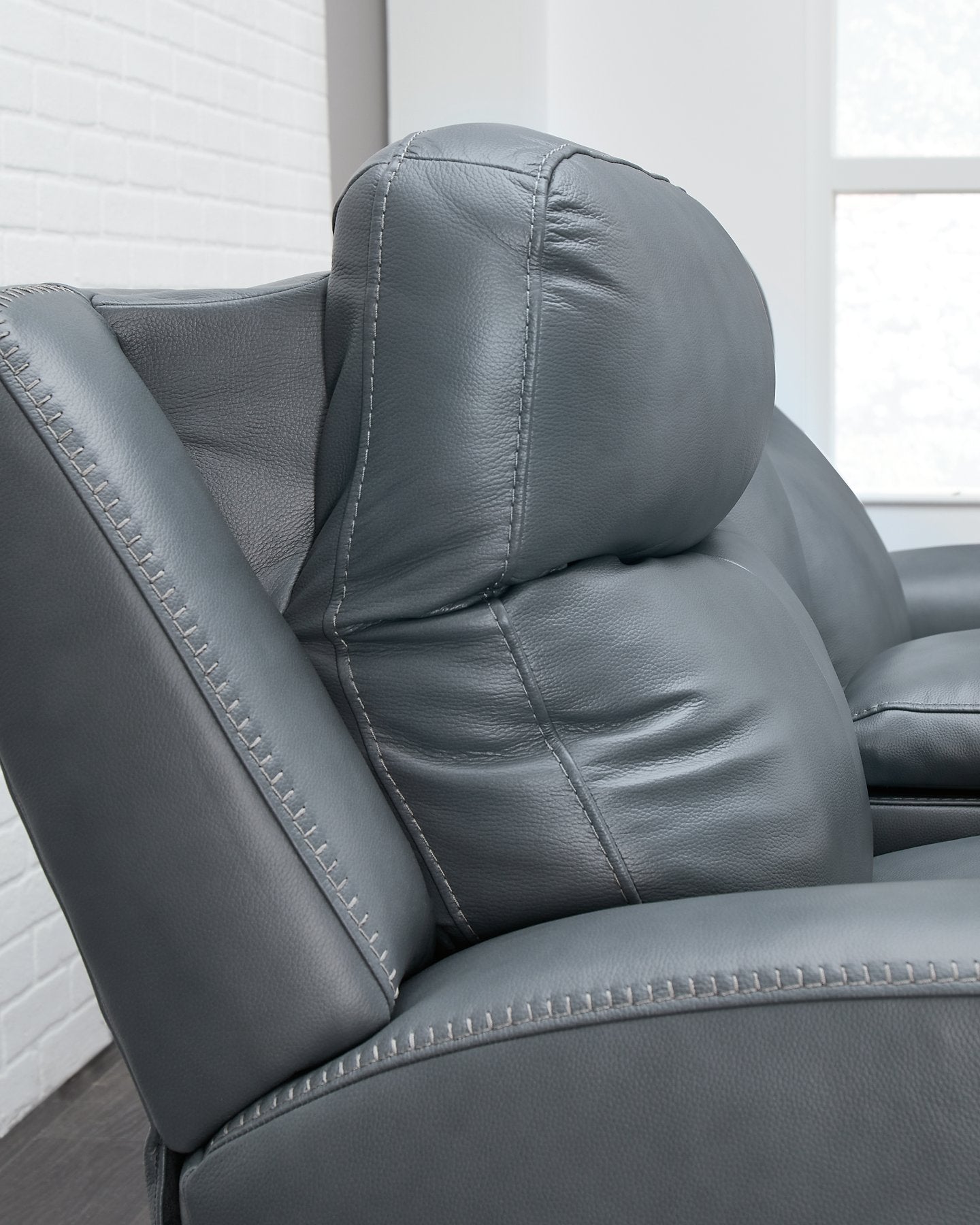 Mindanao Power Reclining Loveseat with Console - Dream Decor