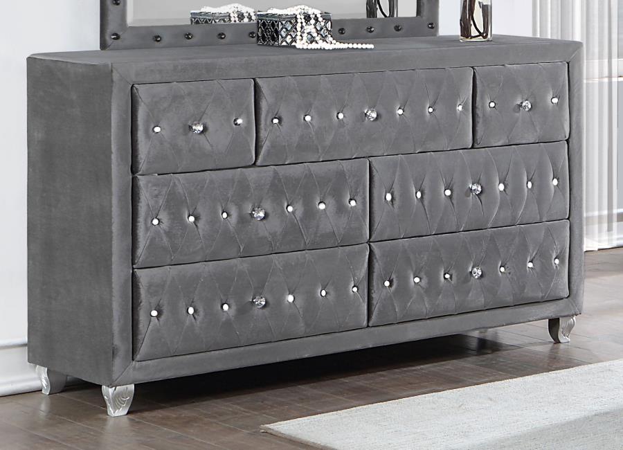 Deanna 7-drawer Dresser