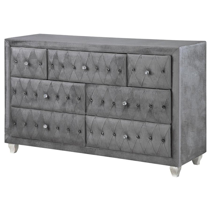 Deanna 7-drawer Dresser
