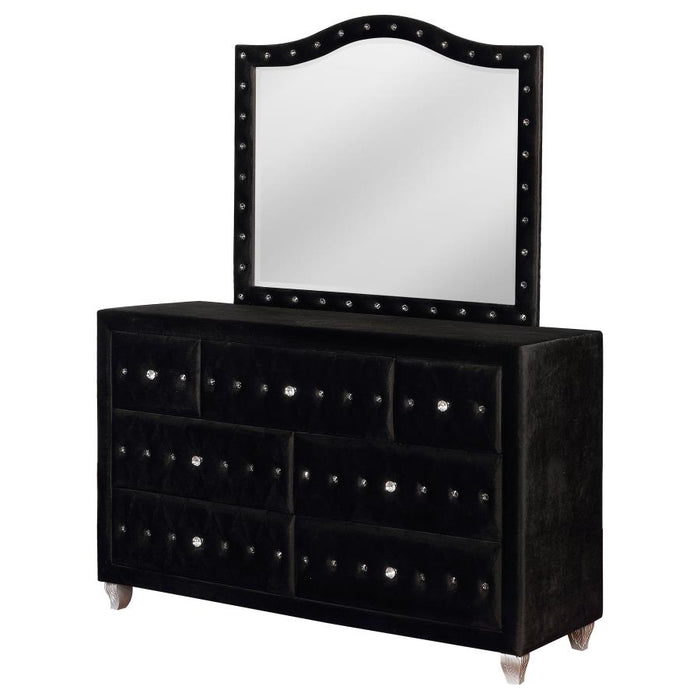 Deanna 7-drawer Dresser