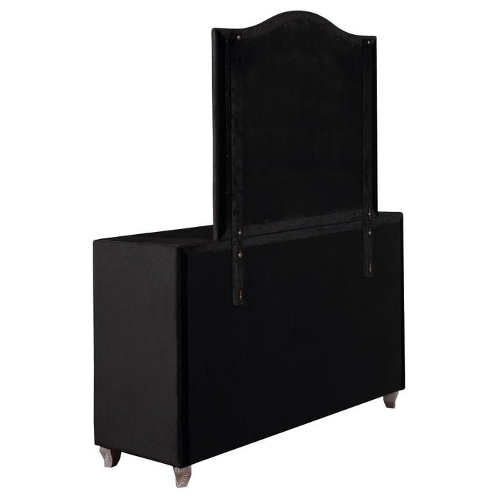 Deanna 7-drawer Dresser
