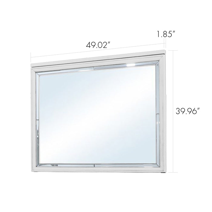 Valmont Mirror - Classic Wall Accent for Stylish Spaces