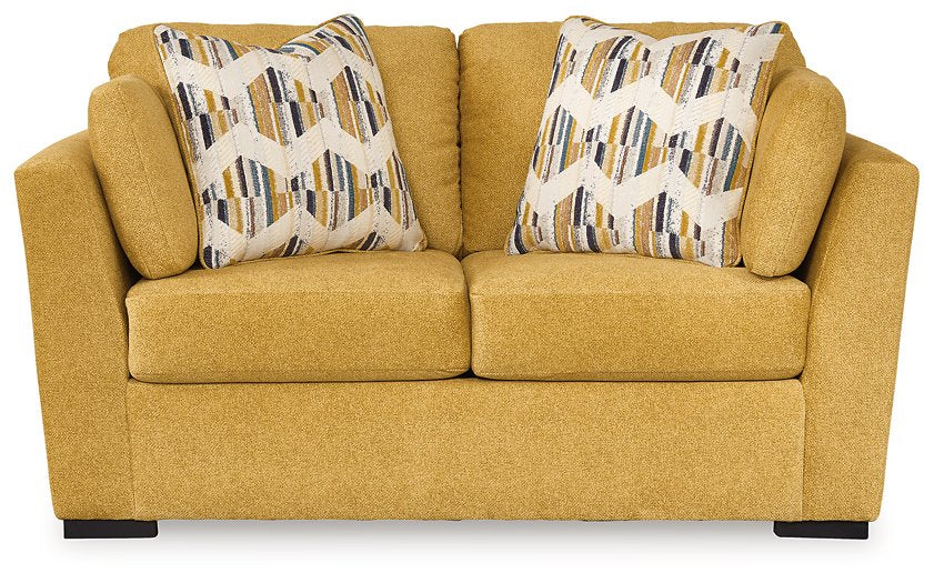 Keerwick Loveseat - Dream Decor