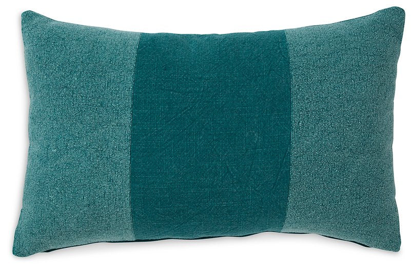 Dovinton Pillow