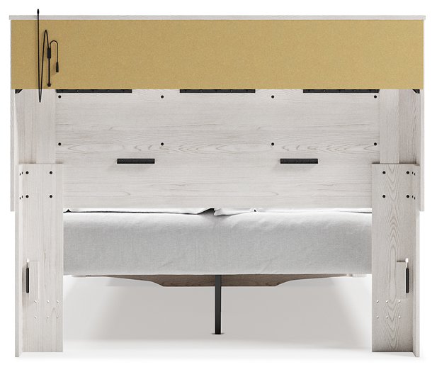 Altyra Upholstered Bed