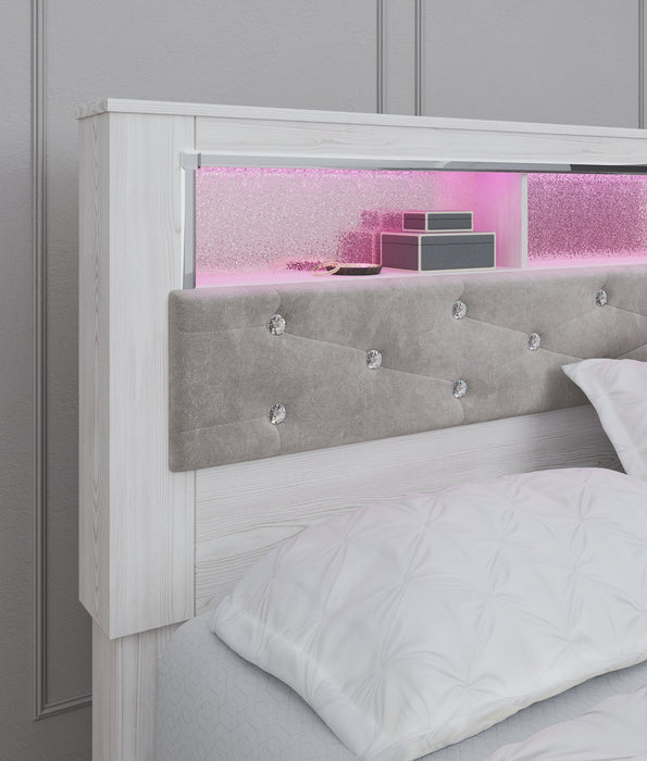 Altyra Upholstered Bed