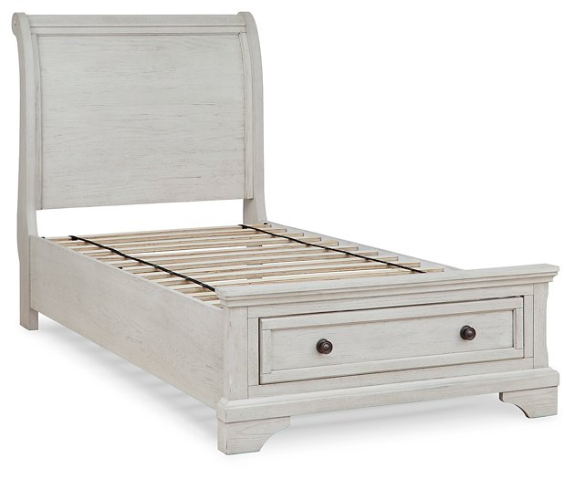 Robbinsdale Youth Bedroom Set