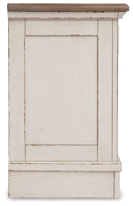 Realyn Nightstand - Dream Decor