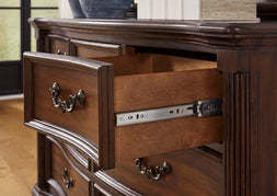 Lavinton Dresser - Dream Decor