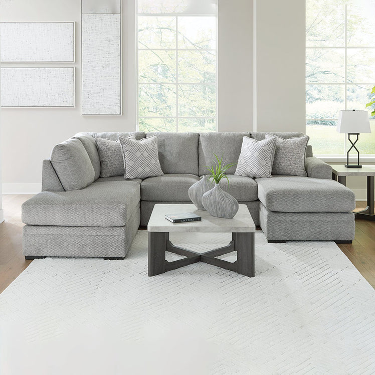 Casselbury Sectional with Chaise 1