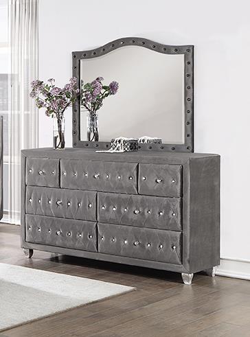 Deanna 7-drawer Dresser