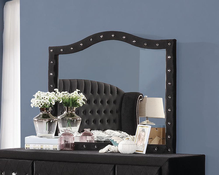 Deanna 7-drawer Dresser