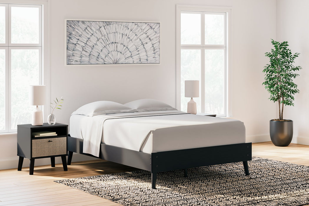 Charlang Full Panel Bed