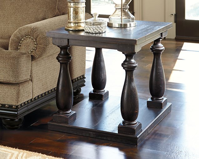 Mallacar End Table Set